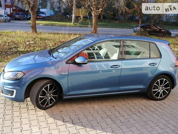 Авто Volkswagen E-Golf 2015 № 7923206