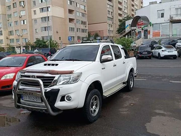 Авто Toyota Hilux 2014 № 7923558