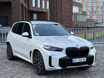 Авто BMW X5 2023 № 7923920