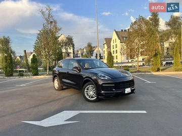 Авто Porsche Cayenne 2016 № 7924337