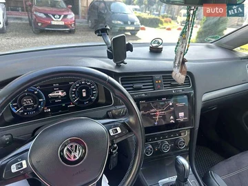 Авто Volkswagen E-Golf 2020 № 7925479