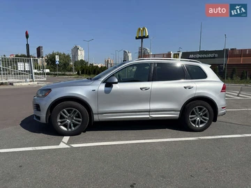 Авто Volkswagen Touareg 2014 № 7925540