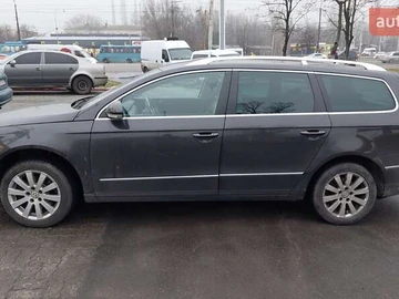 Авто Volkswagen Passat 2010 № 7927343