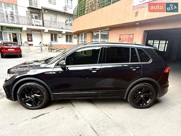 Авто Volkswagen Tiguan 2021 № 7927445