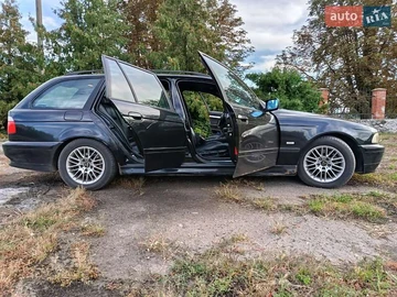Авто BMW 5 Series 2002 № 7927480