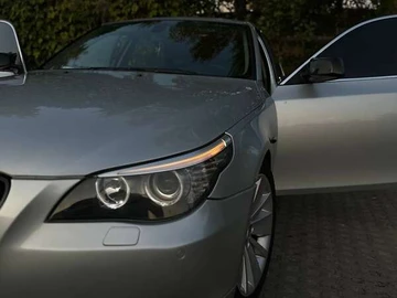 Авто BMW 5 Series 2003 № 7927578