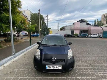 Авто Toyota Yaris 2011 № 7927758