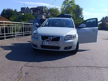 Авто Volvo V50 2012 № 7927855