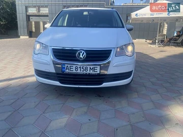 Авто Volkswagen Touran 2010 № 7928182