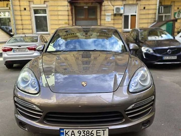 Авто Porsche Cayenne 2012 № 7928364