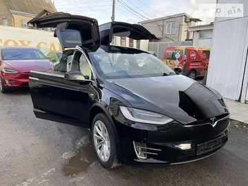 Авто Tesla Model X 2018 № 7928373