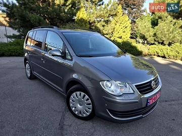 Авто Volkswagen Touran 2009 № 7928611
