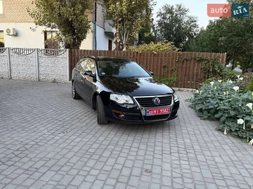Авто Volkswagen Passat 2010 № 7928635