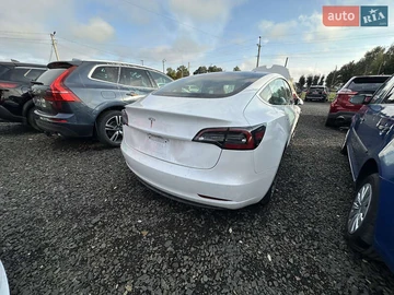 Авто Tesla Model 3 2019 № 7928735