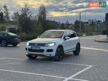 Авто Volkswagen Touareg 2012 № 7929194