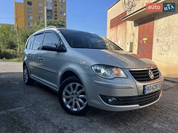 Авто Volkswagen Touran 2009 № 7929229