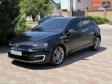 Авто Volkswagen E-Golf 2015 № 7929363