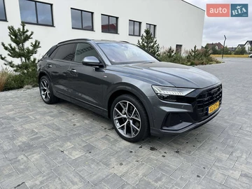 Авто Audi Q8 2021 № 7929624