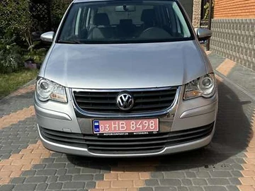 Авто Volkswagen Touran 2010 № 7929735