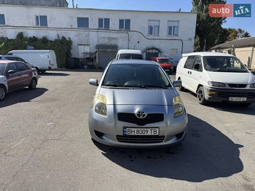 Авто Toyota Yaris 2007 № 7930440