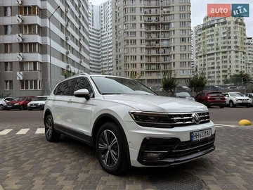 Авто Volkswagen Tiguan 2017 № 7930794