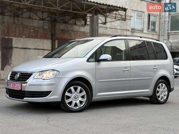 Авто Volkswagen Touran 2009 № 7931150