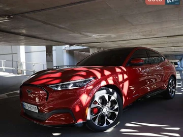 Авто Ford Mustang Mach-E 2021 № 7931337