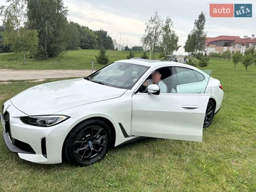 Авто BMW I4 2023 № 7931449