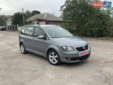 Авто Volkswagen Touran 2010 № 7931565