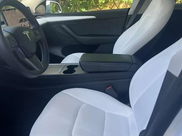 Авто Tesla Model Y 2023 № 7932152