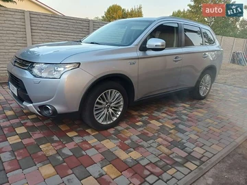 Авто Mitsubishi Outlander 2015 № 7932511