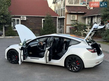 Авто Tesla Model 3 2021 № 7932555