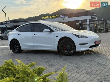 Авто Tesla Model 3 2023 № 7932582