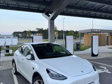 Авто Tesla Model Y 2022 № 7932596