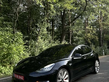 Авто Tesla Model 3 2019 № 7933000