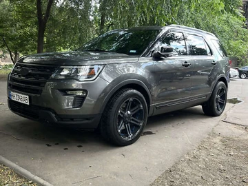 Авто Ford Explorer 2018 № 7933043