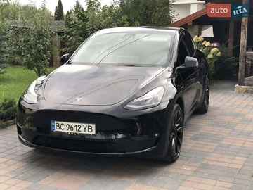 Авто Tesla Model Y 2023 № 7933061