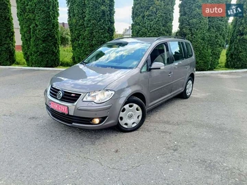 Авто Volkswagen Touran 2009 № 7933397