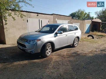 Авто Mitsubishi Outlander 2014 № 7933497