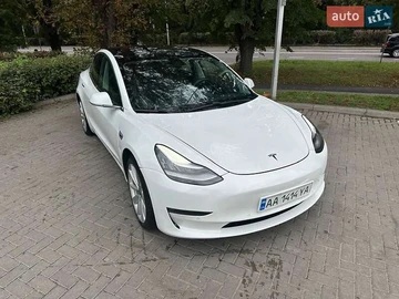 Авто Tesla Model 3 2019 № 7933604