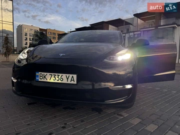 Авто Tesla Model Y 2021 № 7933657