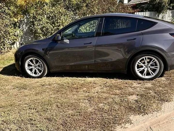 Авто Tesla Model Y 2023 № 7933703