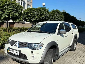 Авто Mitsubishi L 200 2012 № 7934097