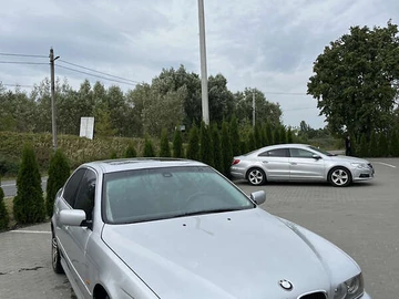 Авто BMW 5 Series 2001 № 7934433