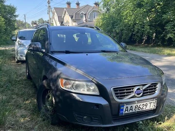 Авто Volvo V50 2010 № 7934502