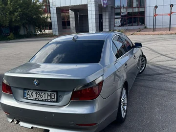 Авто BMW 5 Series 2004 № 7934526