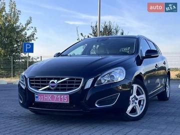 Авто Volvo V60 2012 № 7934611
