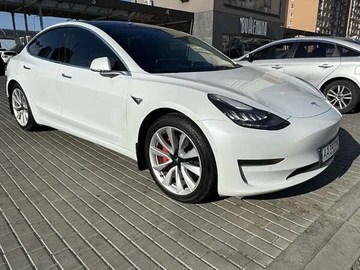 Авто Tesla Model 3 2019 № 7934685