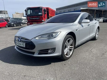 Авто Tesla Model S 2013 № 7936946