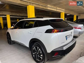 Авто Peugeot 2008 2021 № 7939450
